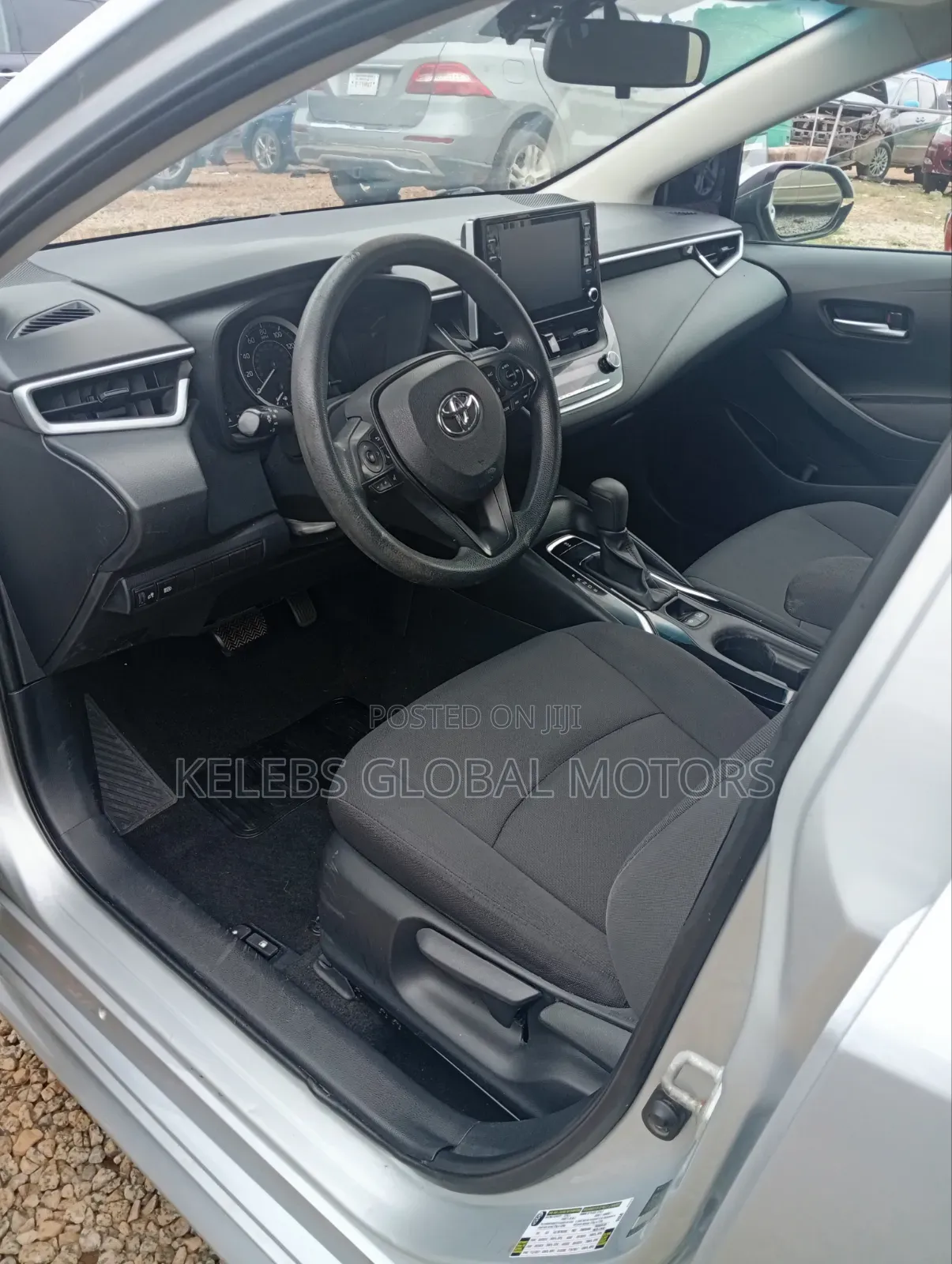 Toyota Corolla LE 2021 Silver