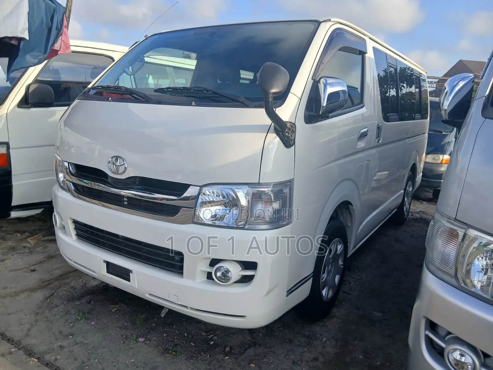 Toyota HiAce 2012 White