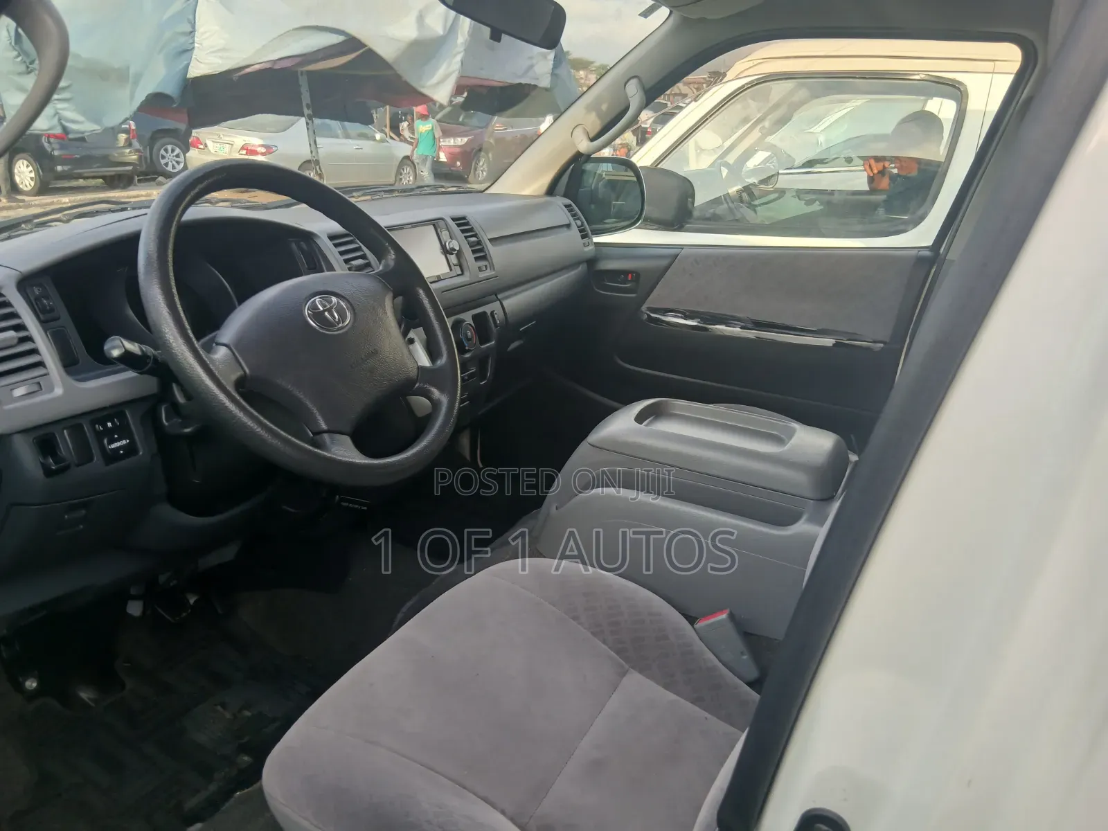 Toyota HiAce 2012 White