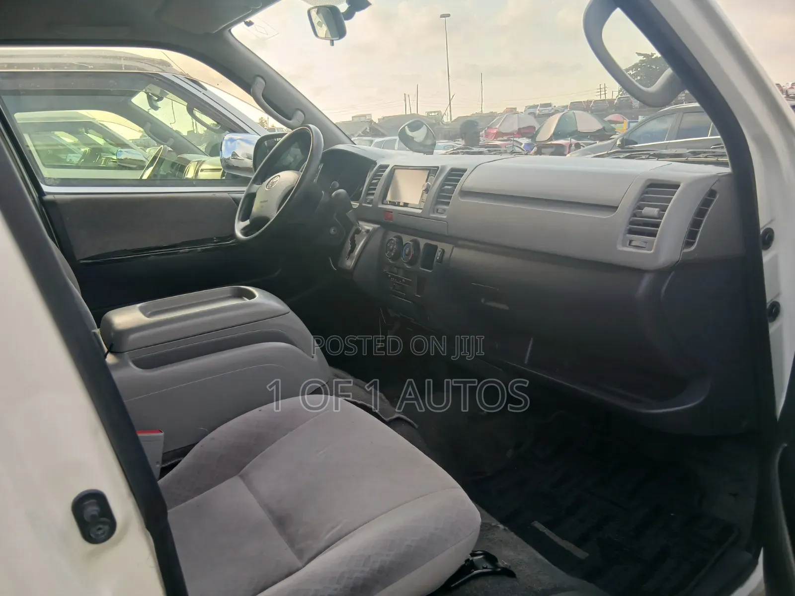 Toyota HiAce 2012 White