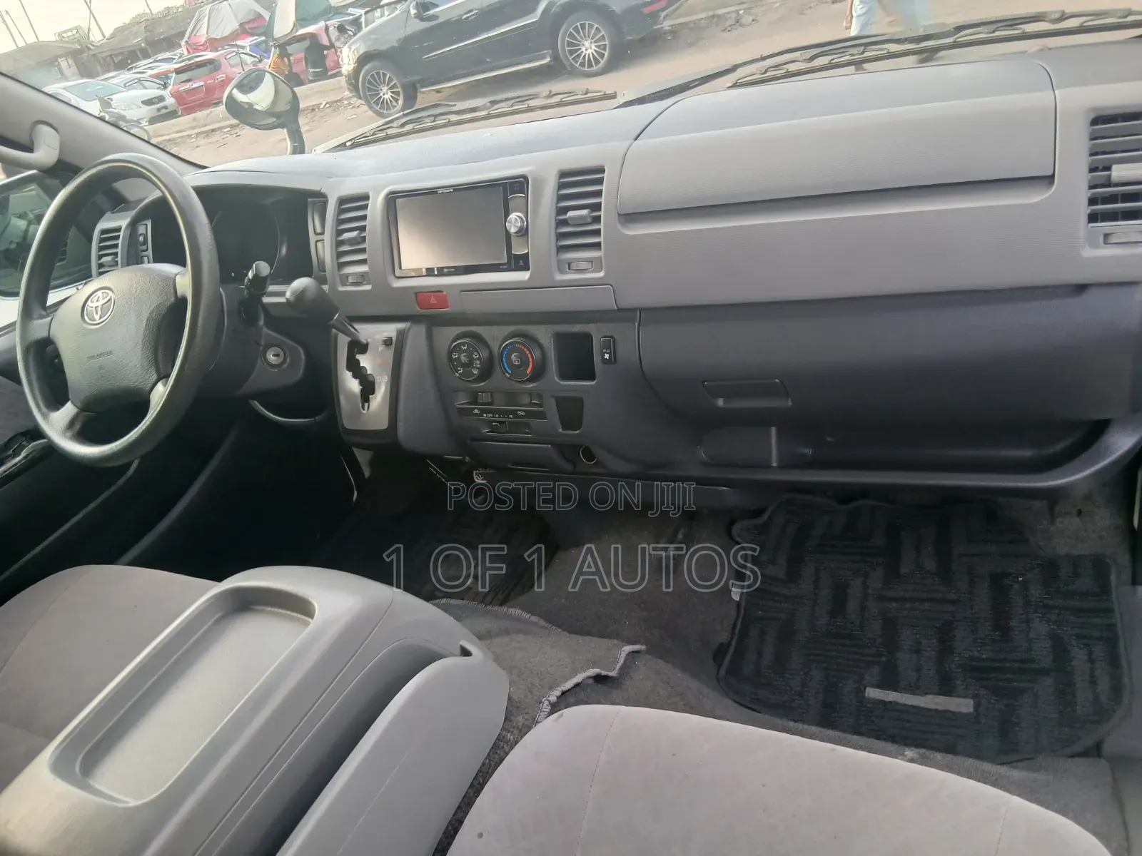 Toyota HiAce 2012 White