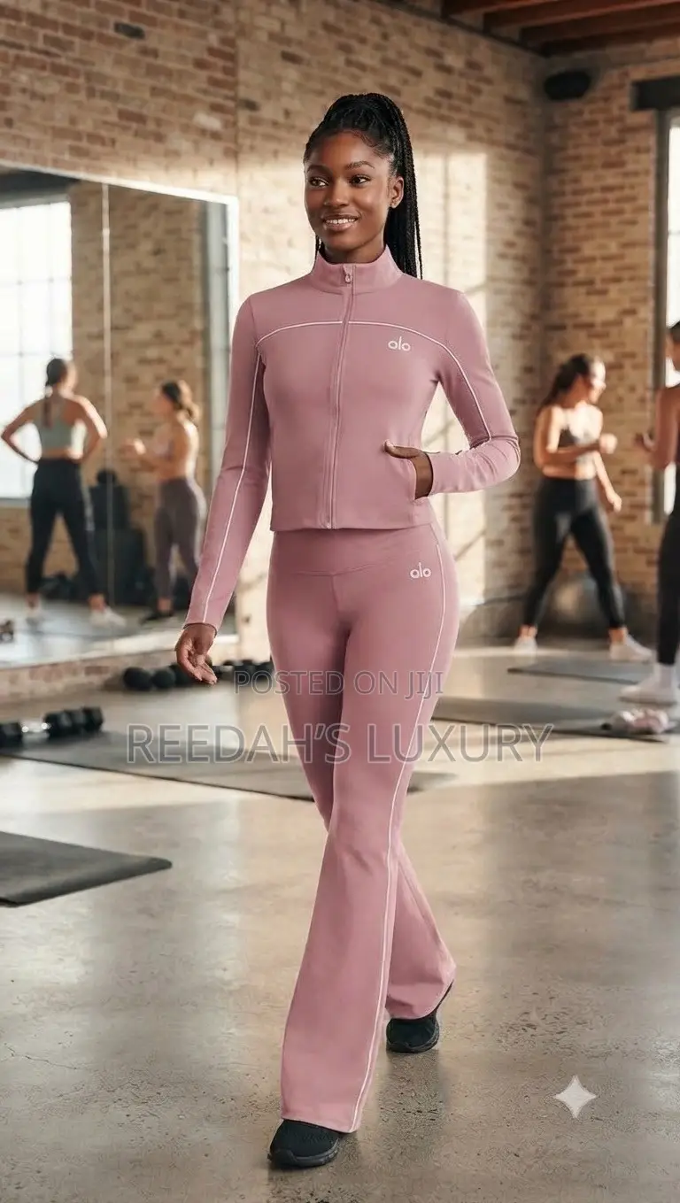 Sleek Contrast Active Wear