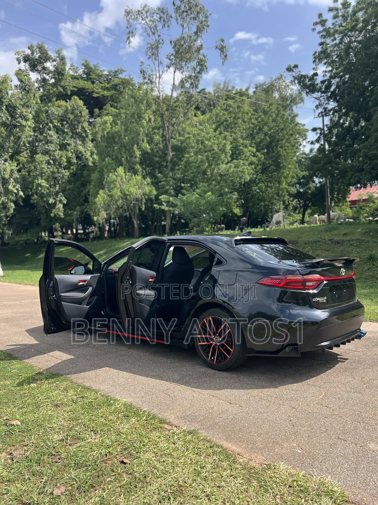 Toyota Corolla LE Eco (1.8L 4cyl 2A) 2019 Black