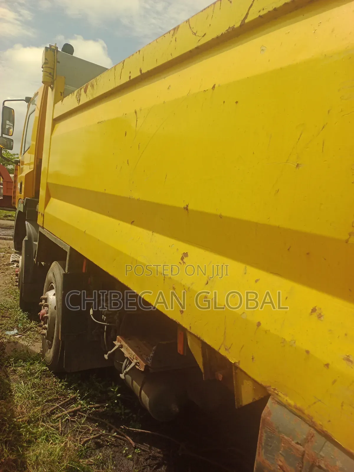 DAF 85 Tipper Truck With 12 Tyres (Foreign Used)