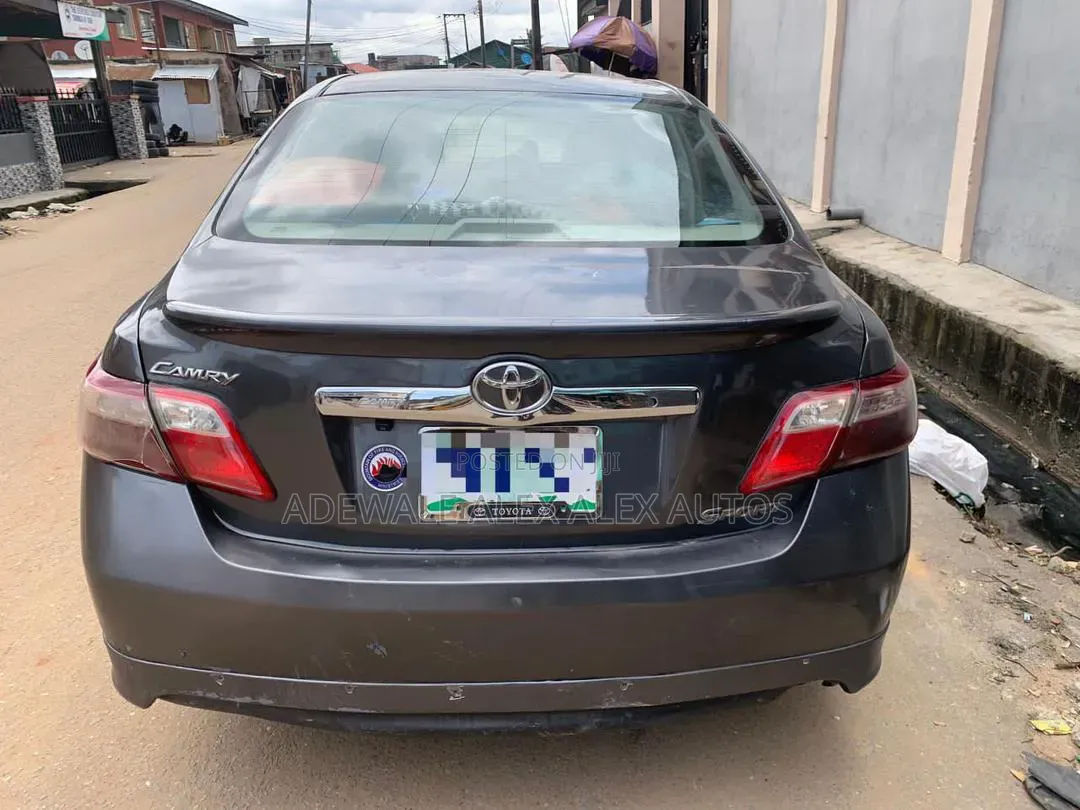 Toyota Camry SE 4dr Sedan (2.4L 4cyl 5A) 2008 Gray