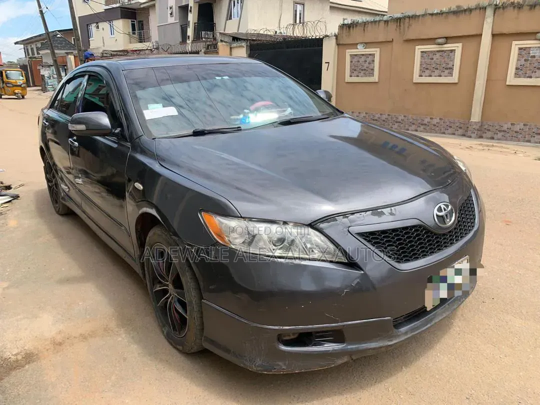 Toyota Camry SE 4dr Sedan (2.4L 4cyl 5A) 2008 Gray