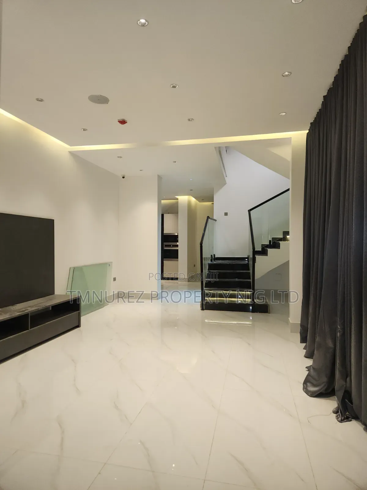 3bdrm Maisonette in Bourdillon for rent