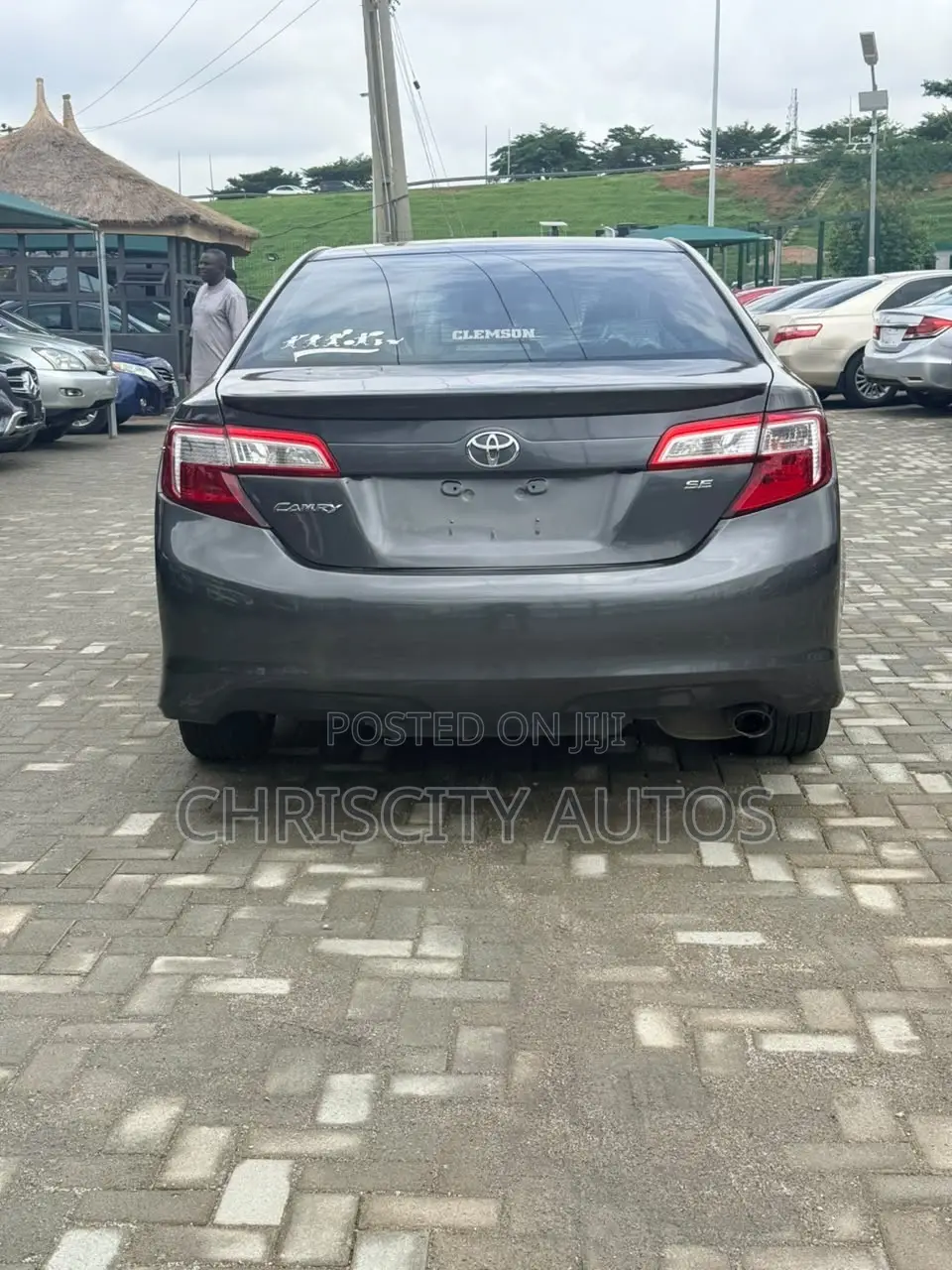 Toyota Camry SE 4dr Sedan (2.5L 4cyl 6A) 2014 Gray