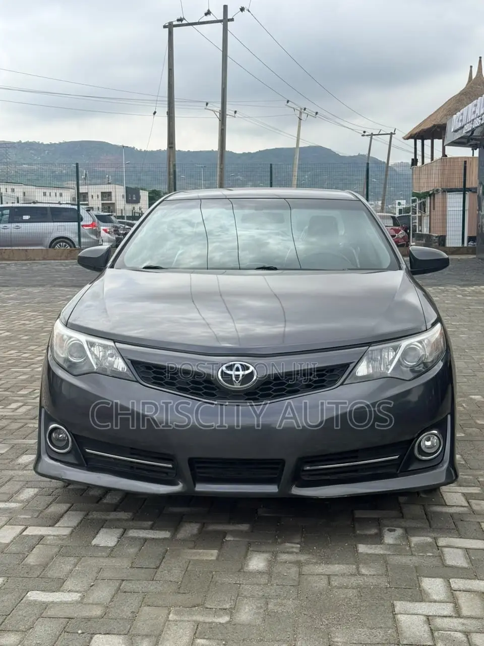 Toyota Camry SE 4dr Sedan (2.5L 4cyl 6A) 2014 Gray