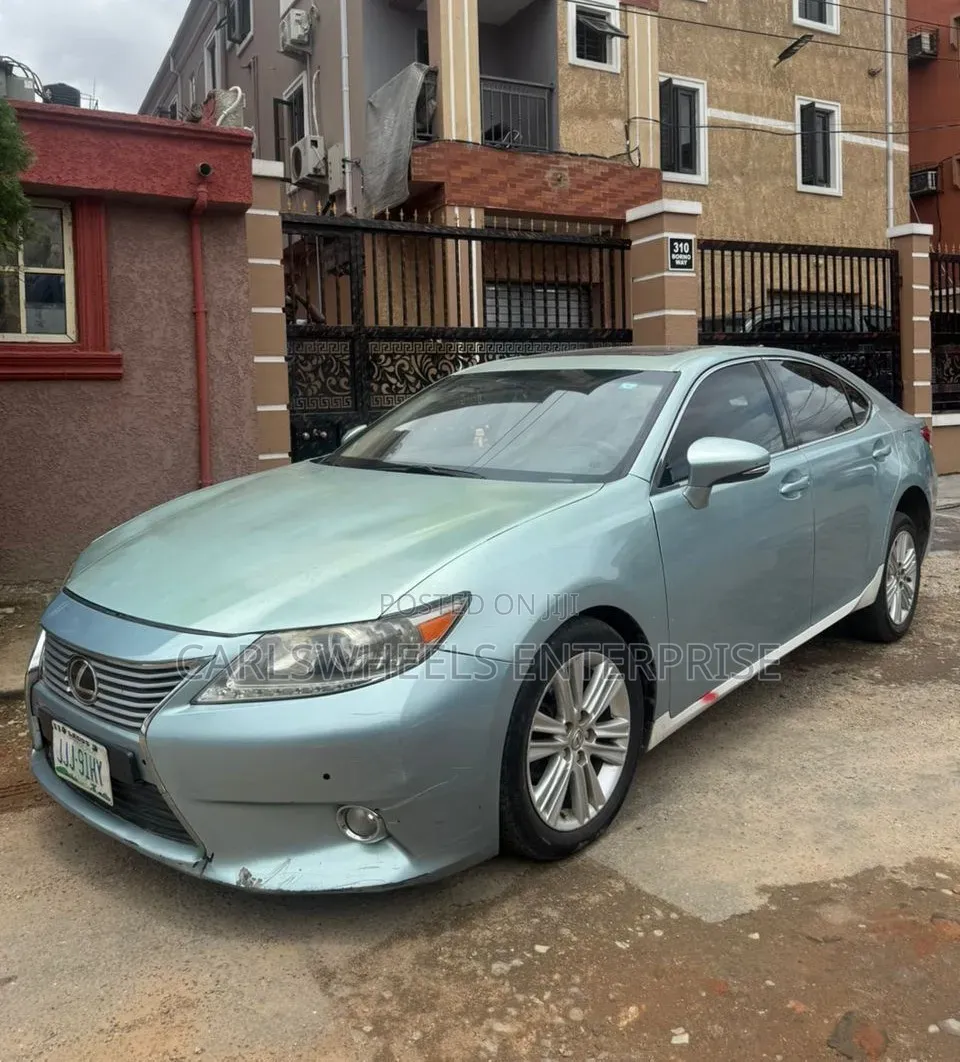 Lexus ES 2014 Blue
