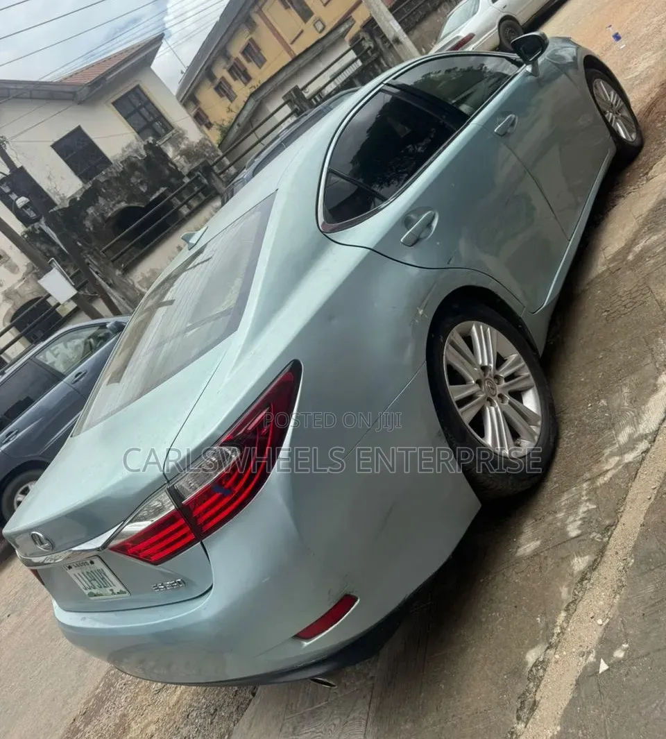 Lexus ES 2014 Blue