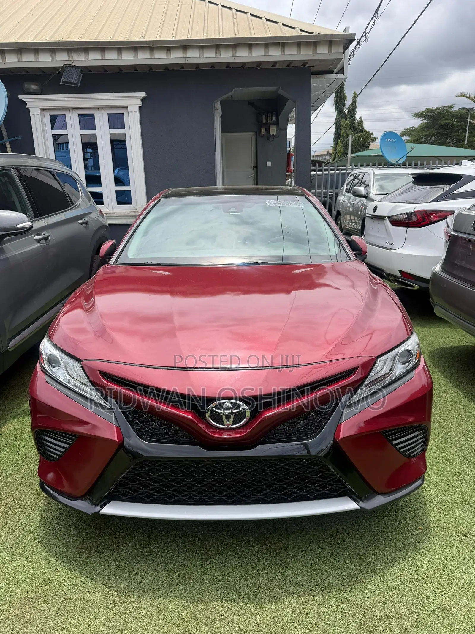 Toyota Camry XSE FWD (2.5L 4cyl 8AM) 2018 Red