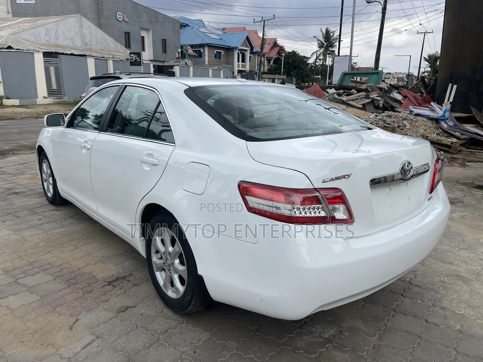 Toyota Camry XLE 4dr Sedan (2.5L 4cyl 6AM) 2010 White