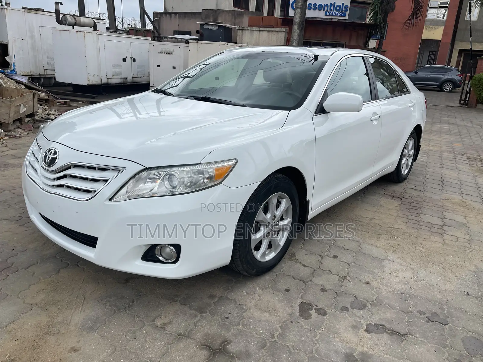 Toyota Camry XLE 4dr Sedan (2.5L 4cyl 6AM) 2010 White