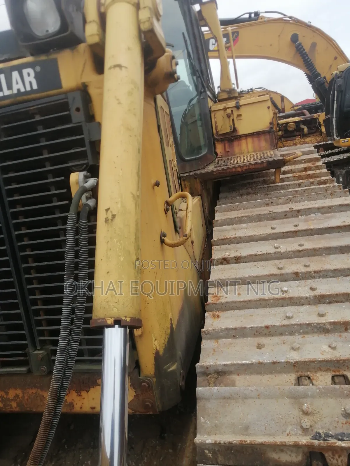 Foreign Used CAT Bulldozer D6R for Sale