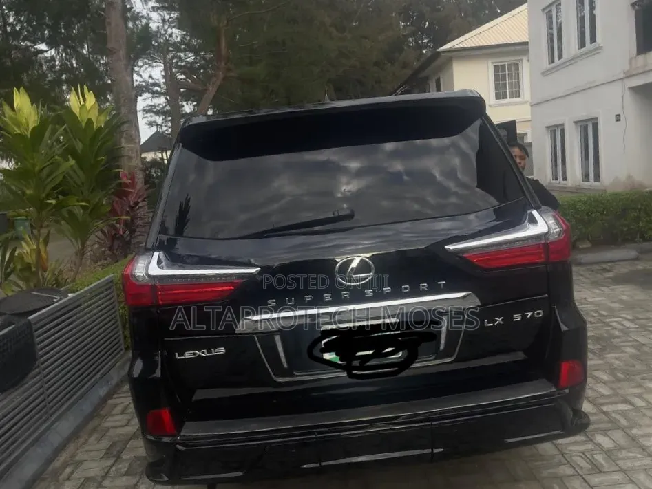 Lexus LX 570 AWD 2016 Black