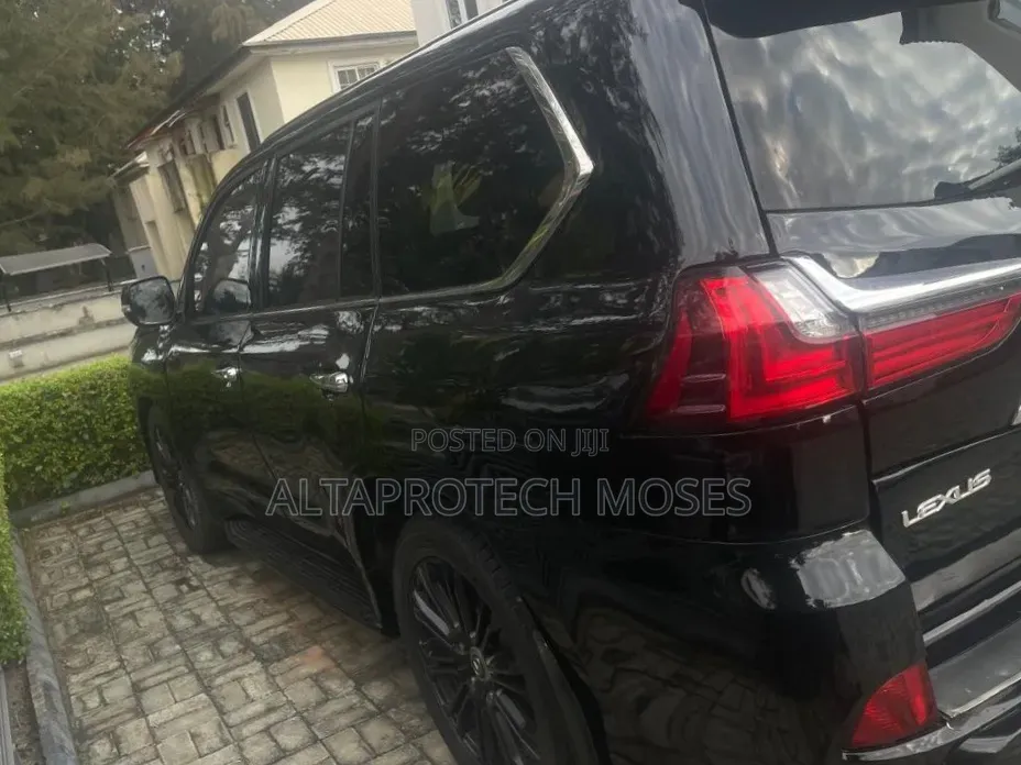Lexus LX 570 AWD 2016 Black