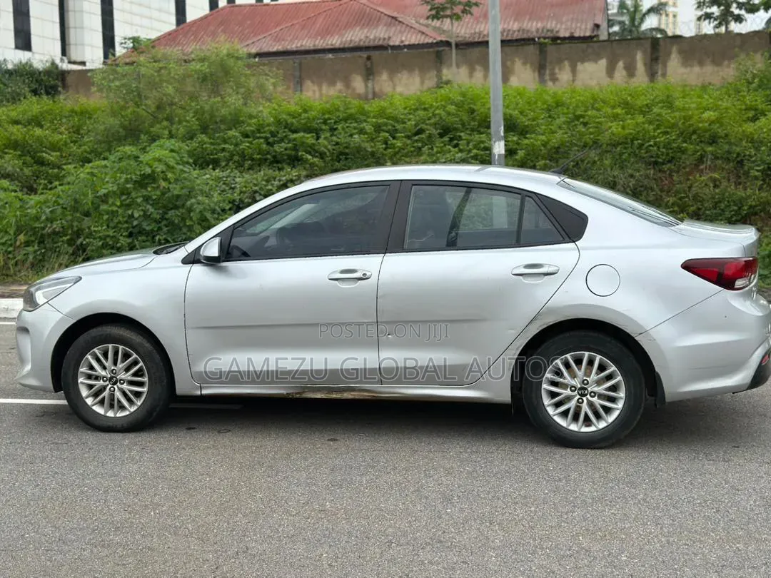 Kia Rio S Sedan 2020 Silver