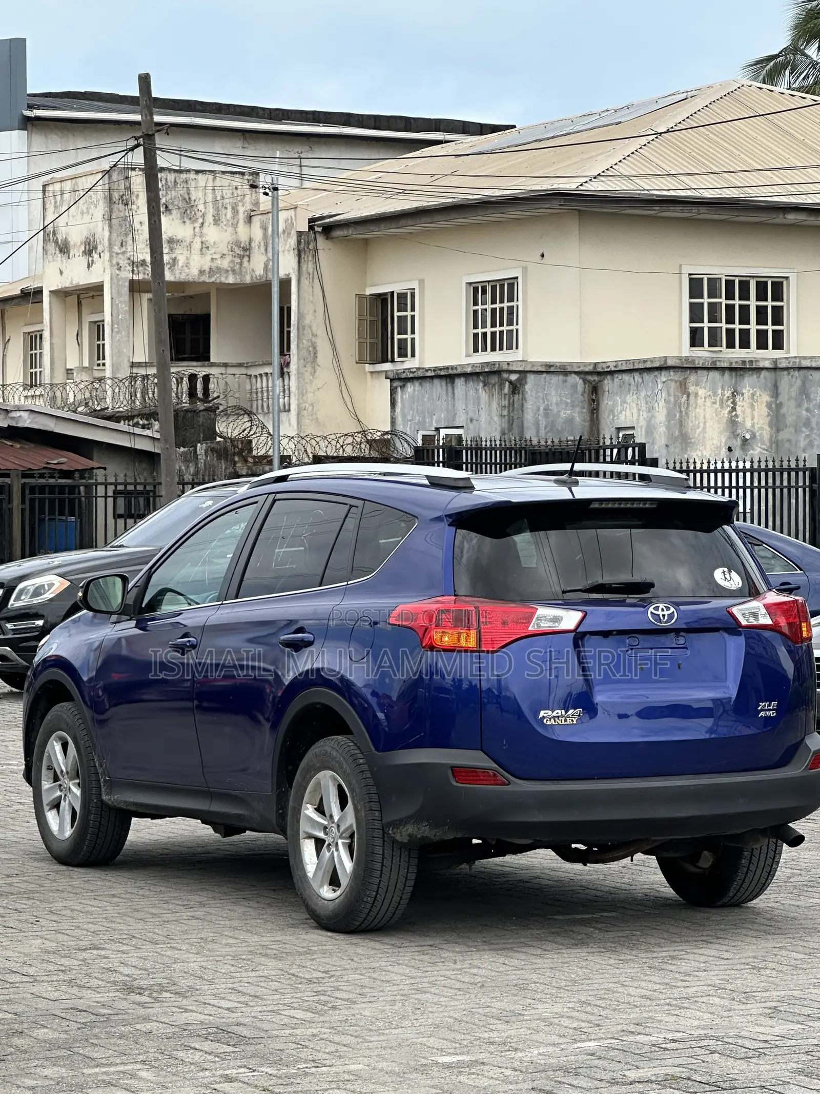 Toyota RAV4 XLE 4dr SUV AWD (2.5L 4cyl 6A) 2014 Blue