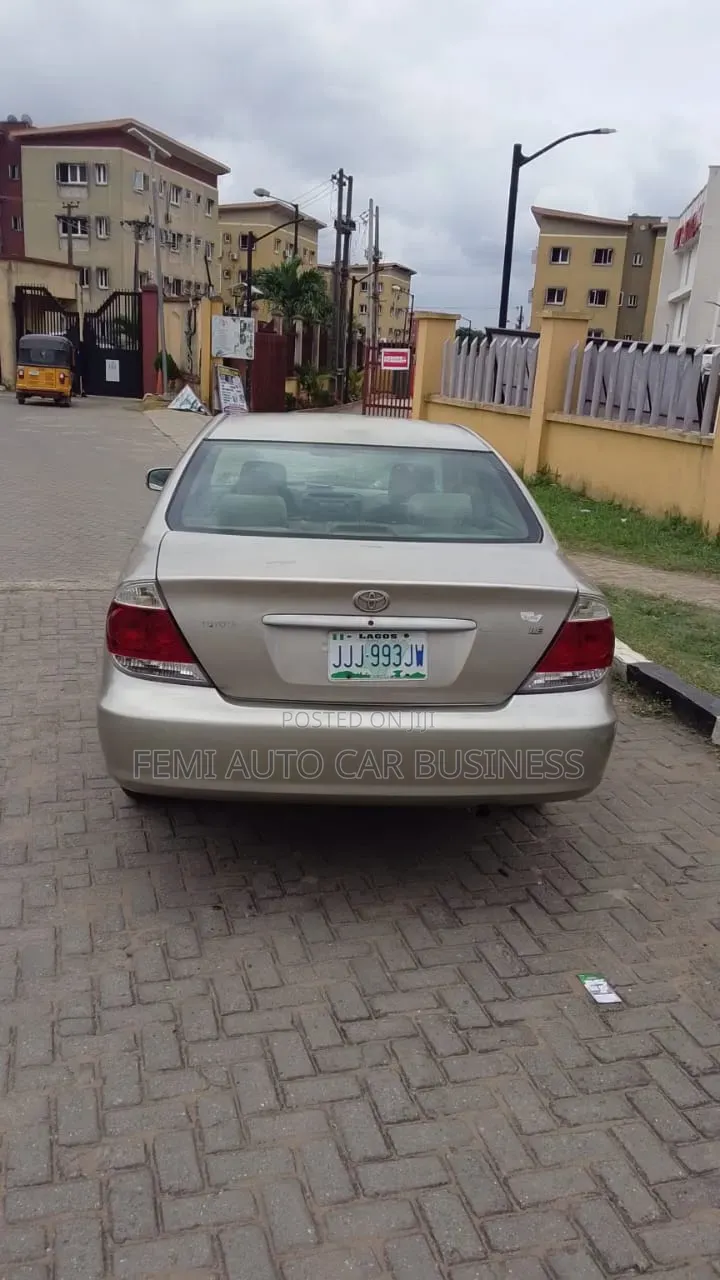 Toyota Camry 2004 Gold