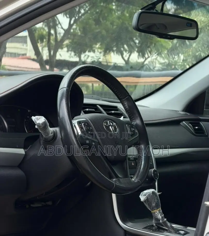 Toyota Camry XSE V6 4dr Sedan (3.5L 6cyl 6A) 2016 Gold