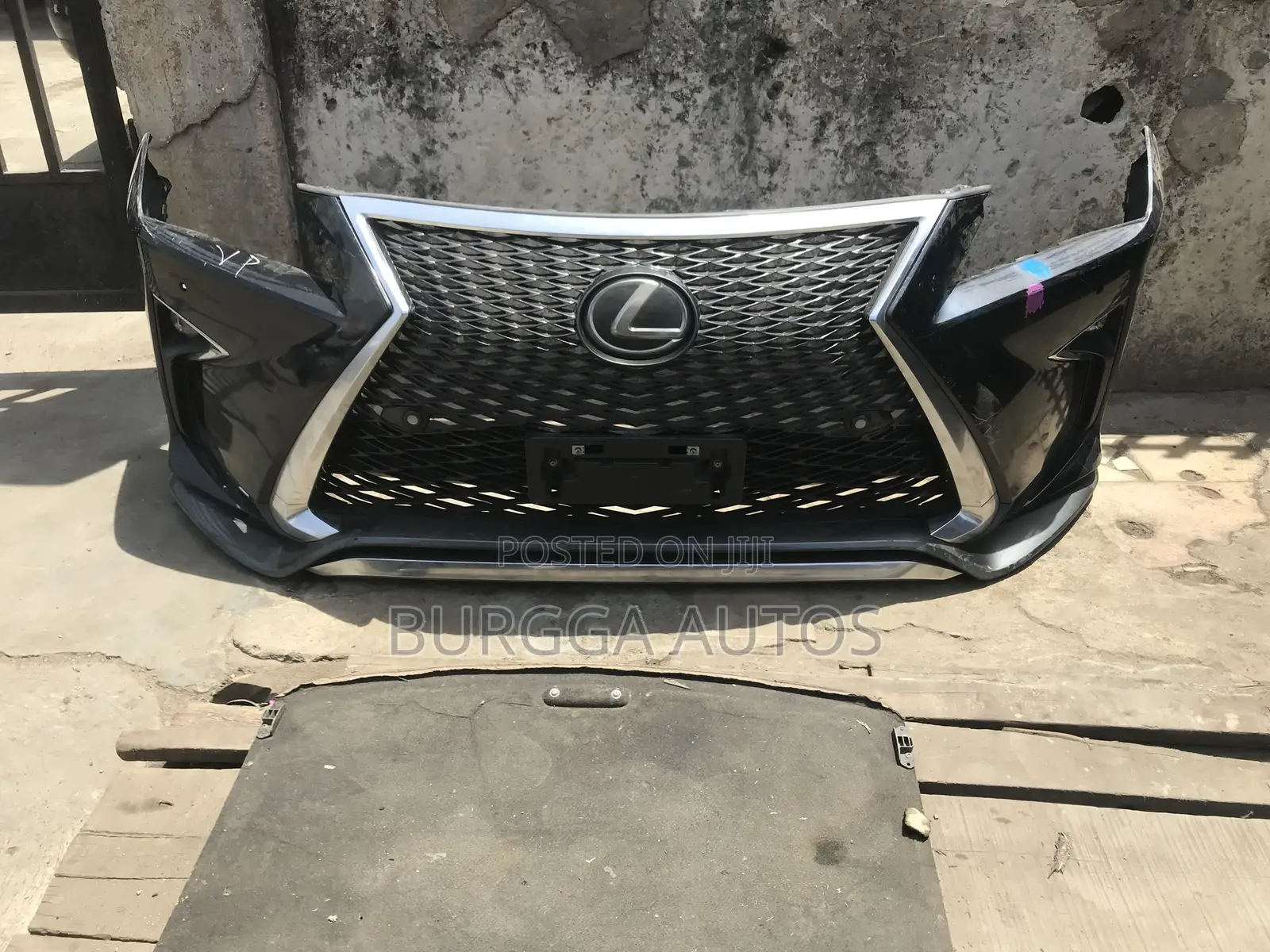 Complet Front Bumper RX 350 Tokunbo