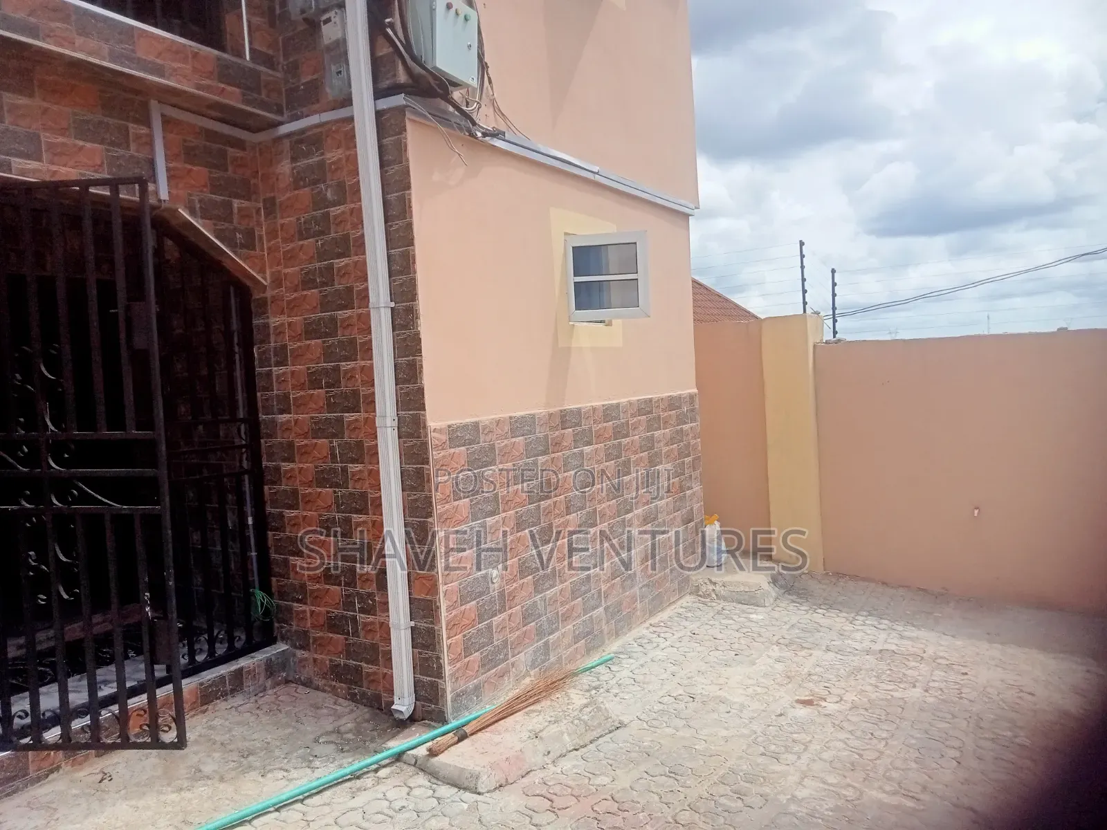2bdrm Apartment in Arobieye, Ado-Odo/Ota for rent