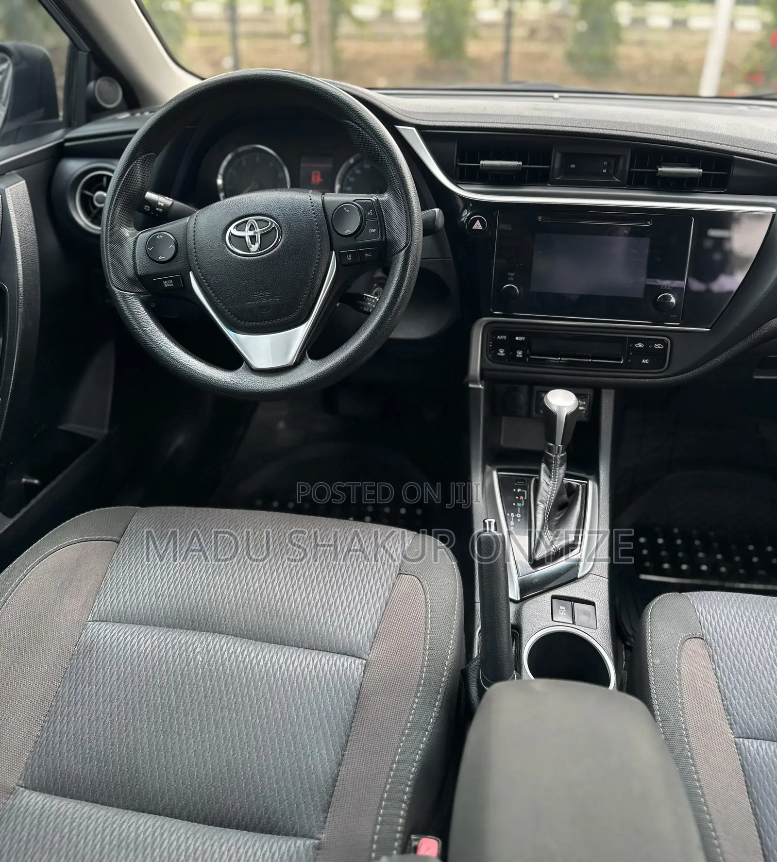 Toyota Corolla LE 4dr Sedan (1.8L 4cyl CVT) 2017 Silver