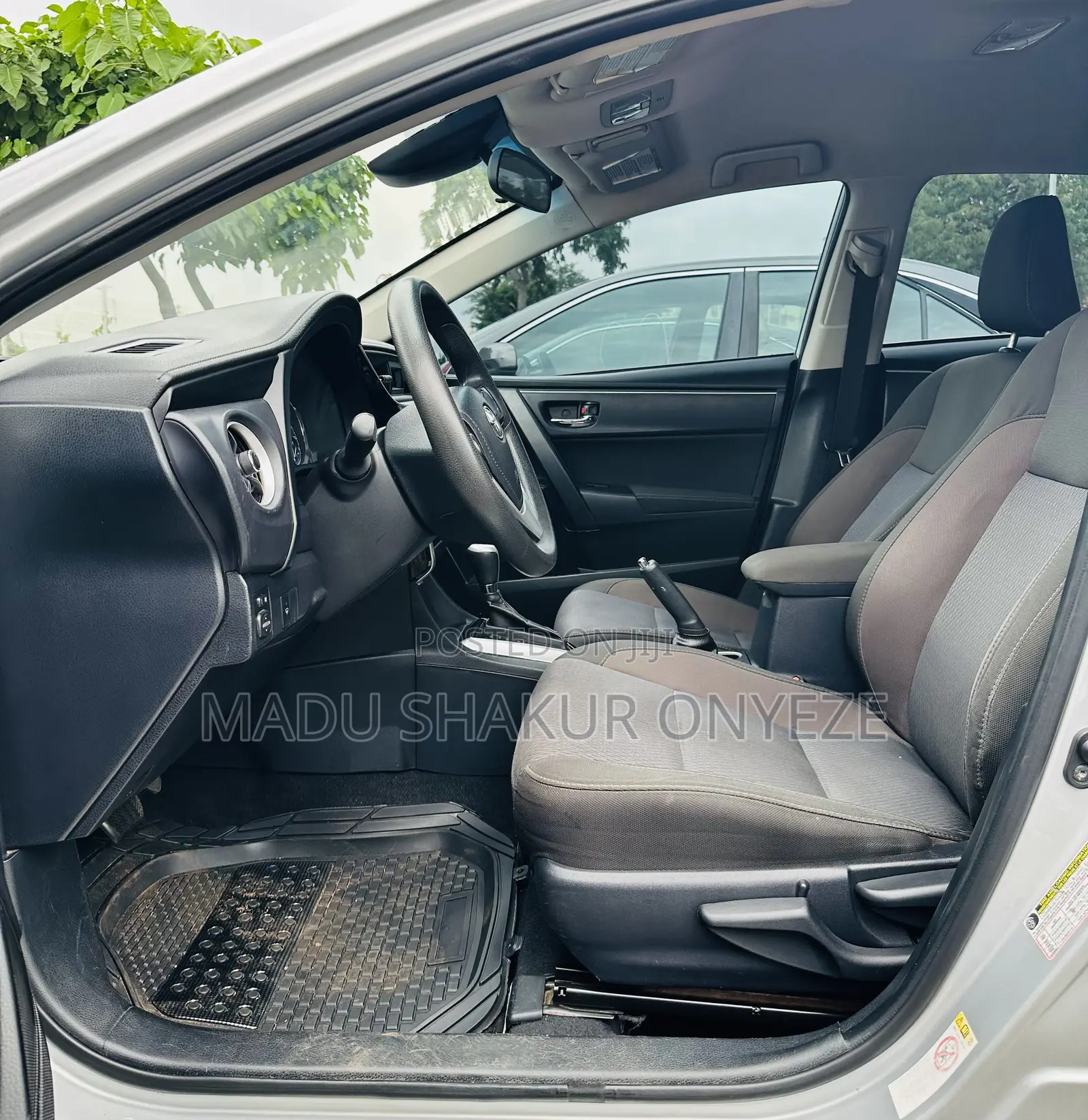 Toyota Corolla LE 4dr Sedan (1.8L 4cyl CVT) 2017 Silver