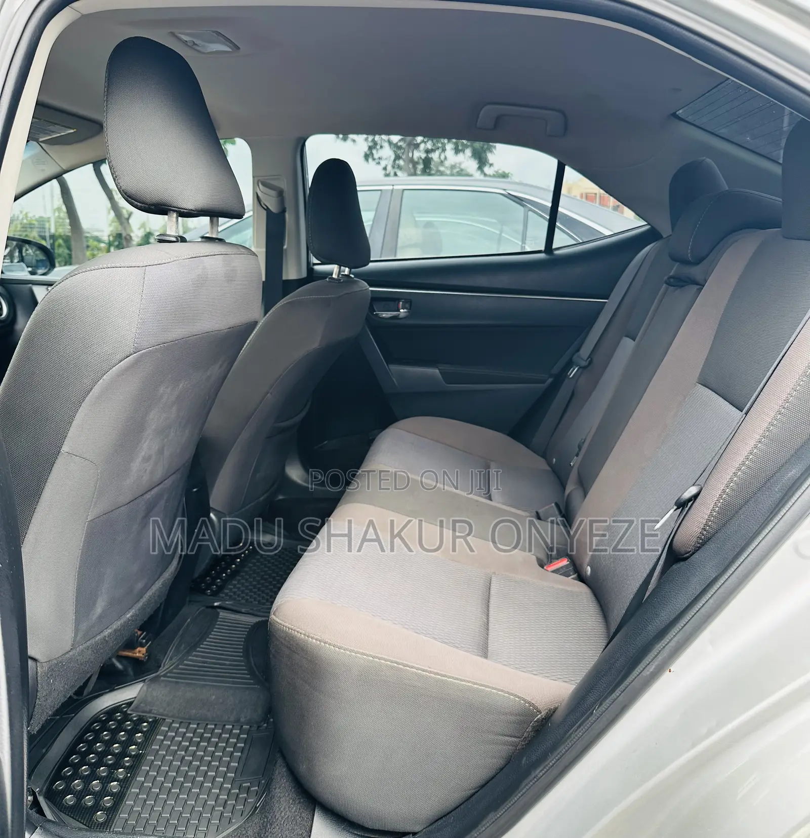 Toyota Corolla LE 4dr Sedan (1.8L 4cyl CVT) 2017 Silver