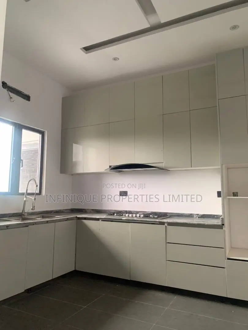3bdrm Apartment in Victoria Island for rent
