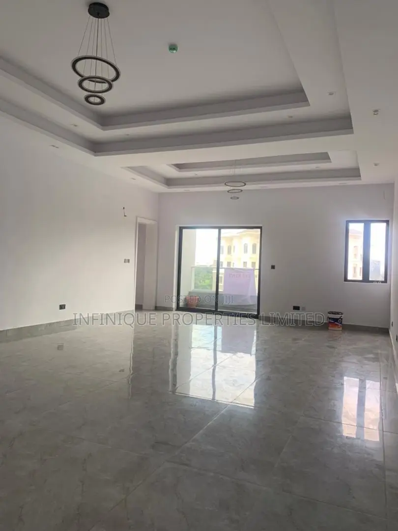 3bdrm Apartment in Victoria Island for rent