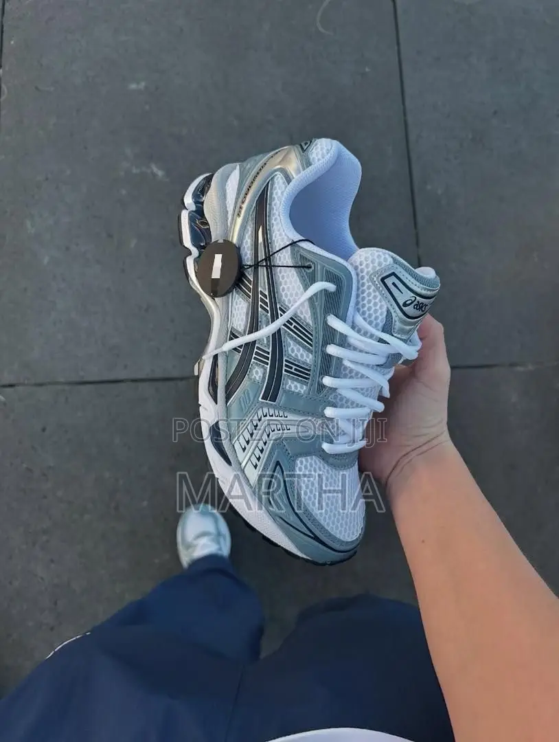 BEAUTIFUL LUXURY Aasics Sneakers