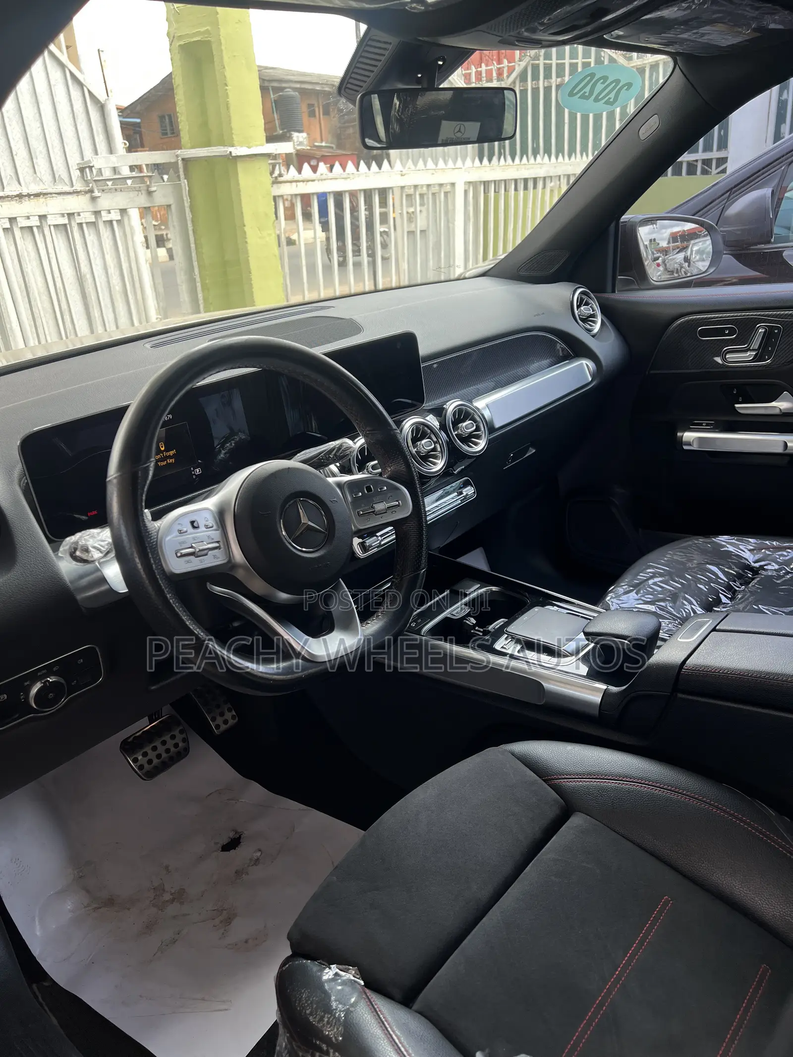 Mercedes-Benz GLB-Class 2022 Silver