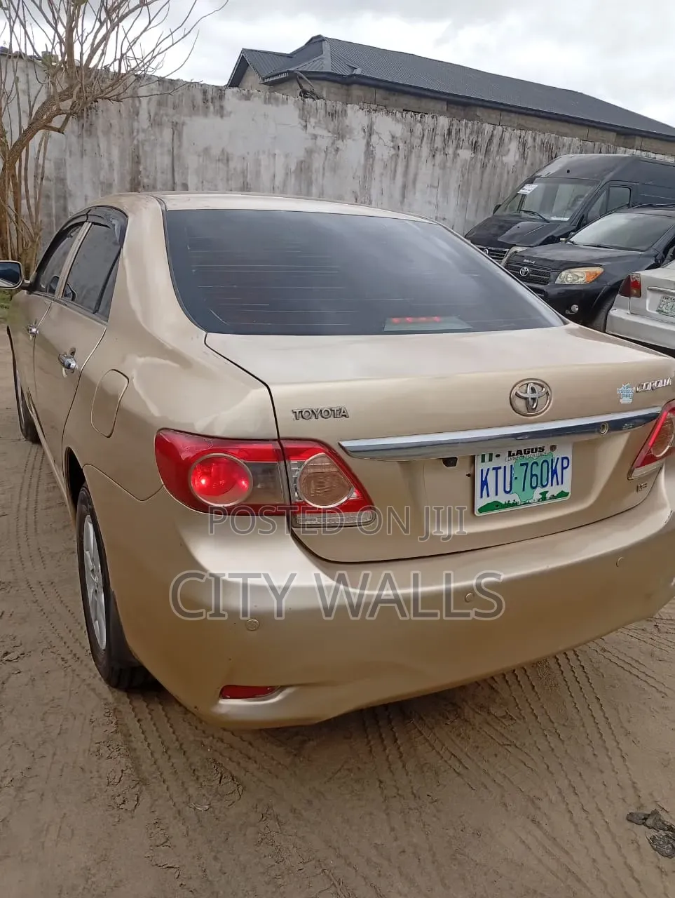 Toyota Corolla 2010 Gold