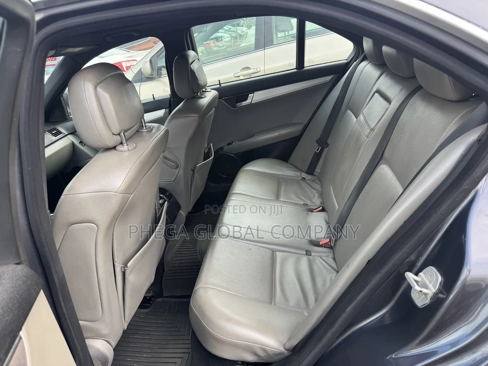 Mercedes-Benz C300 Luxury Sedan AWD (3.0L 6cyl 7A) 2008 Gray