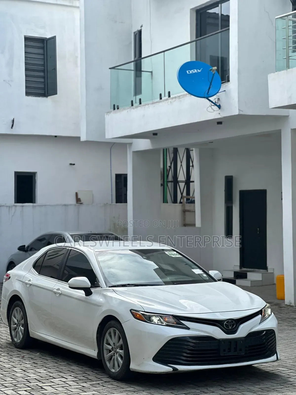 Toyota Camry LE FWD 2020 White