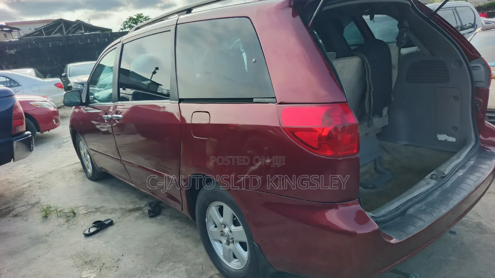 Toyota Sienna LE FWD 2006 Red