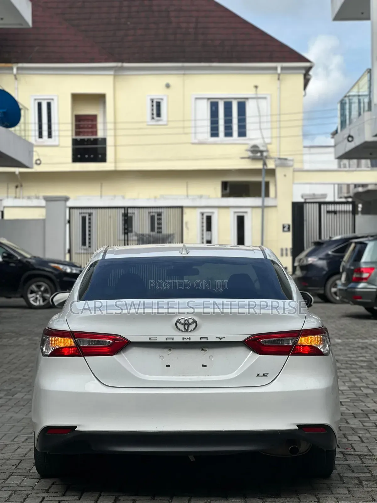Toyota Camry LE FWD 2020 White