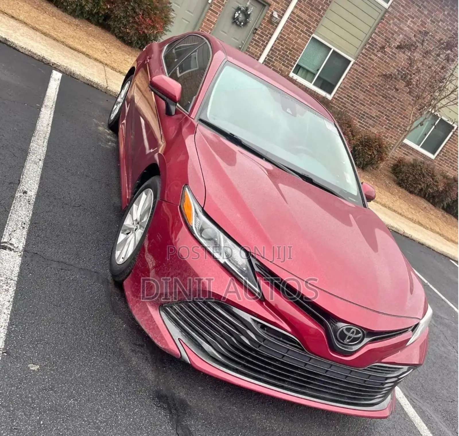 Toyota Camry LE (2.5L 4cyl 8A) 2019 Red