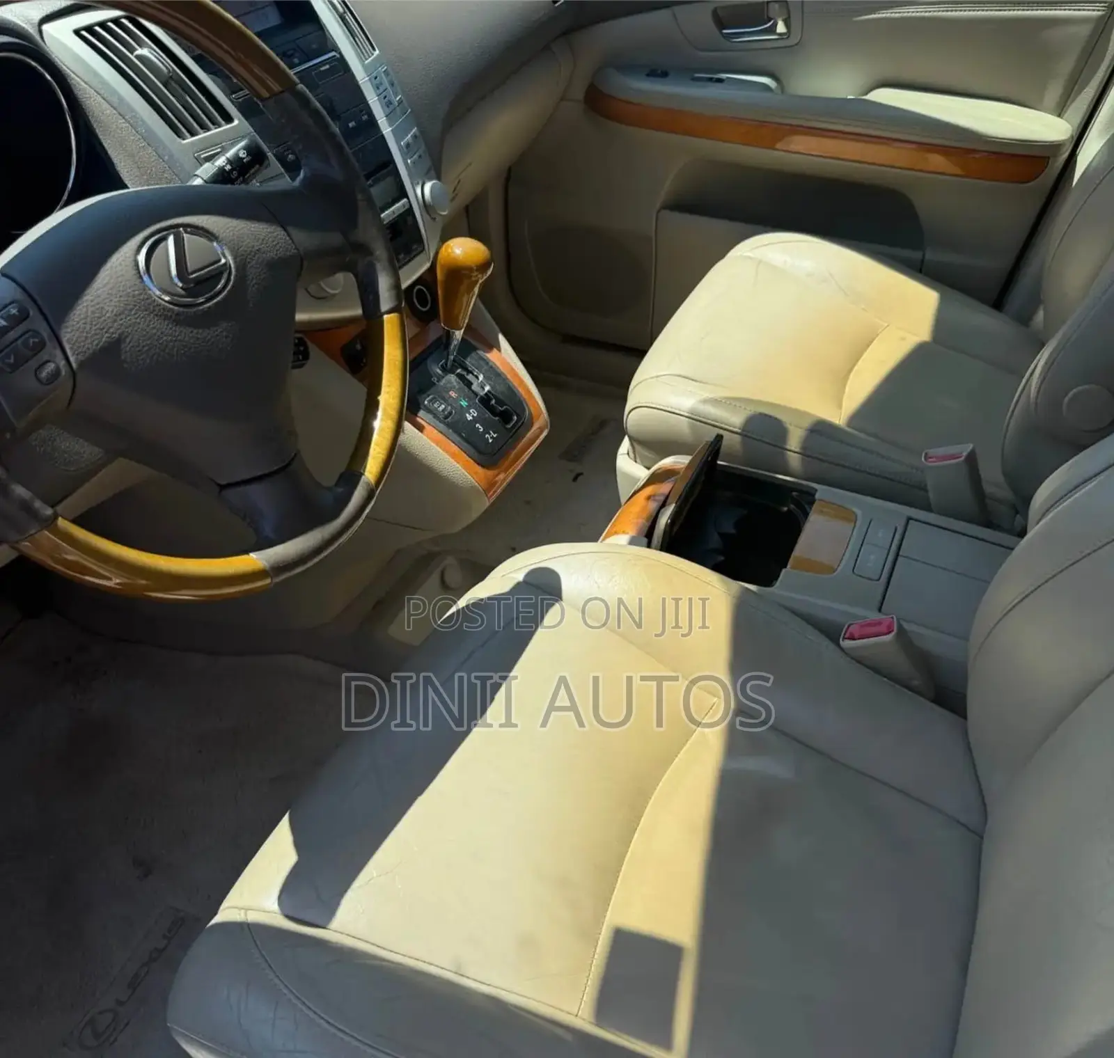 Toyota Camry LE (2.5L 4cyl 8A) 2019 Red