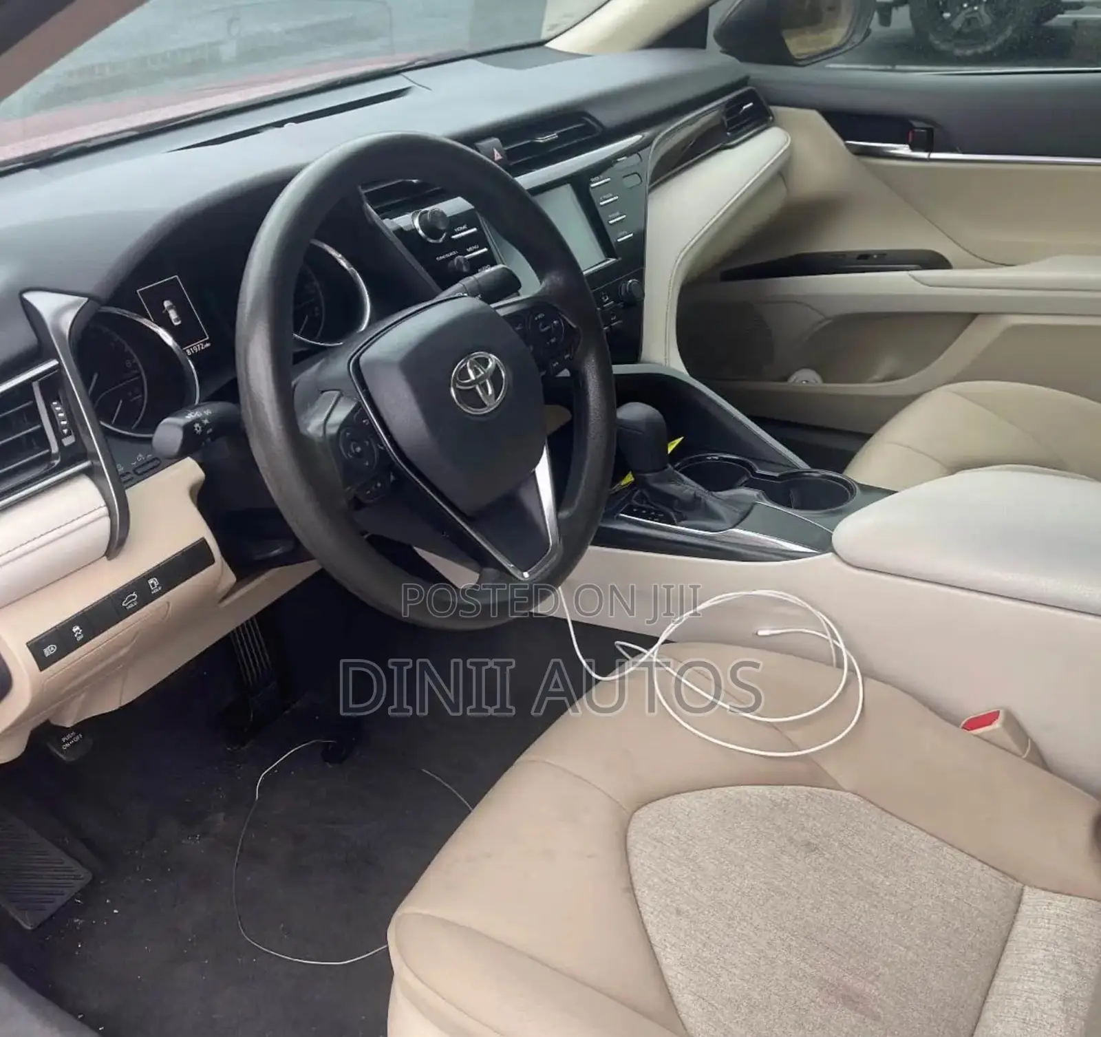 Toyota Camry LE (2.5L 4cyl 8A) 2019 Red