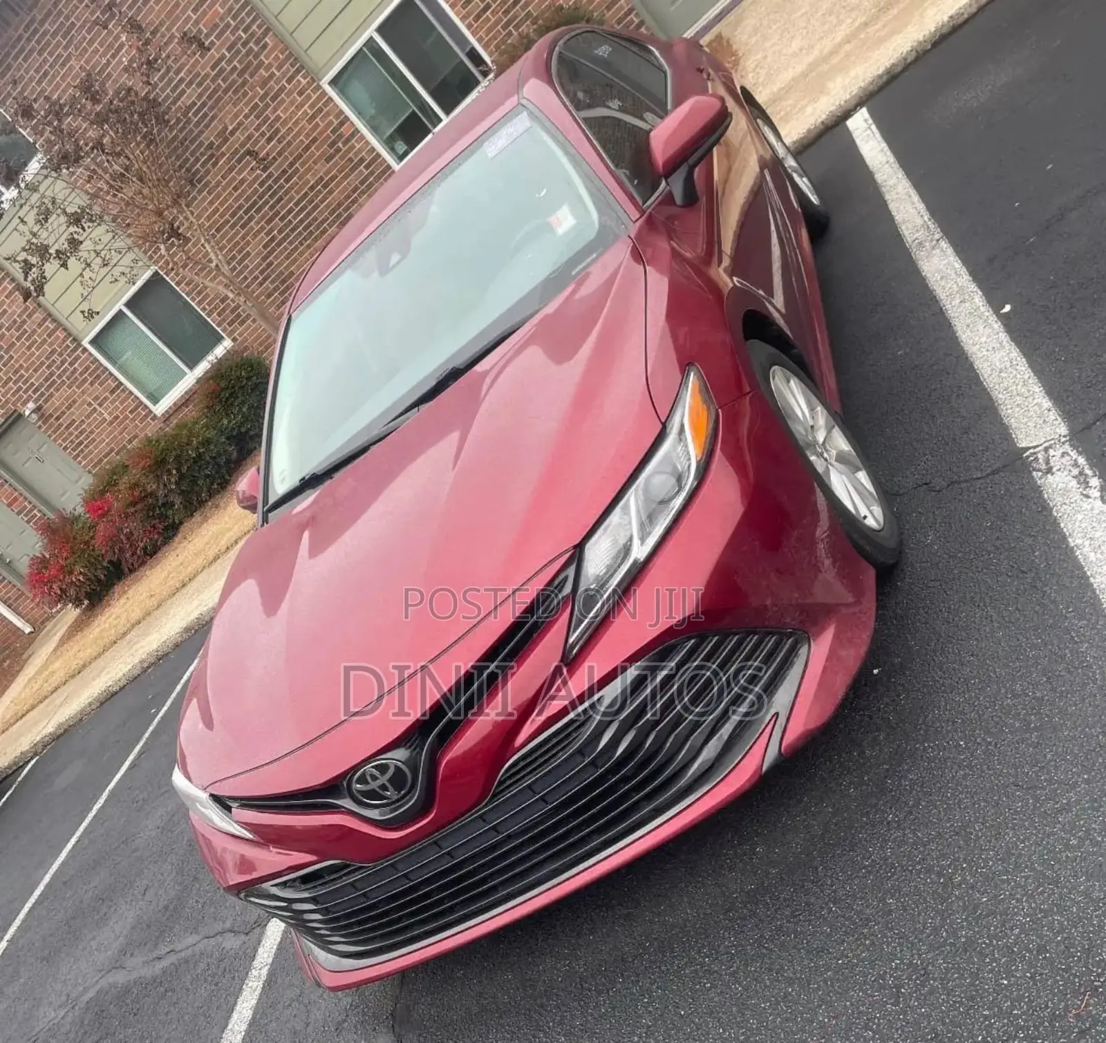 Toyota Camry LE (2.5L 4cyl 8A) 2019 Red