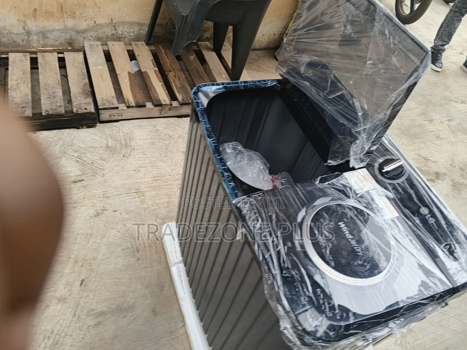 LG P800R3AGNC 8kg Laundry Washer
