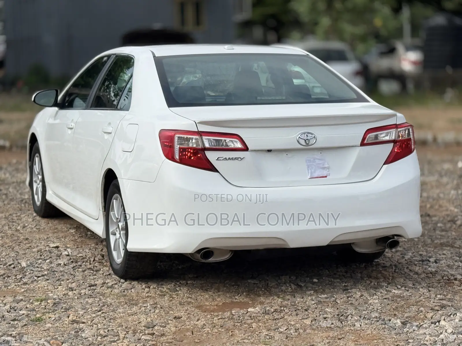 Toyota Camry SE V6 4dr Sedan (3.5L 6cyl 6A) 2013 White