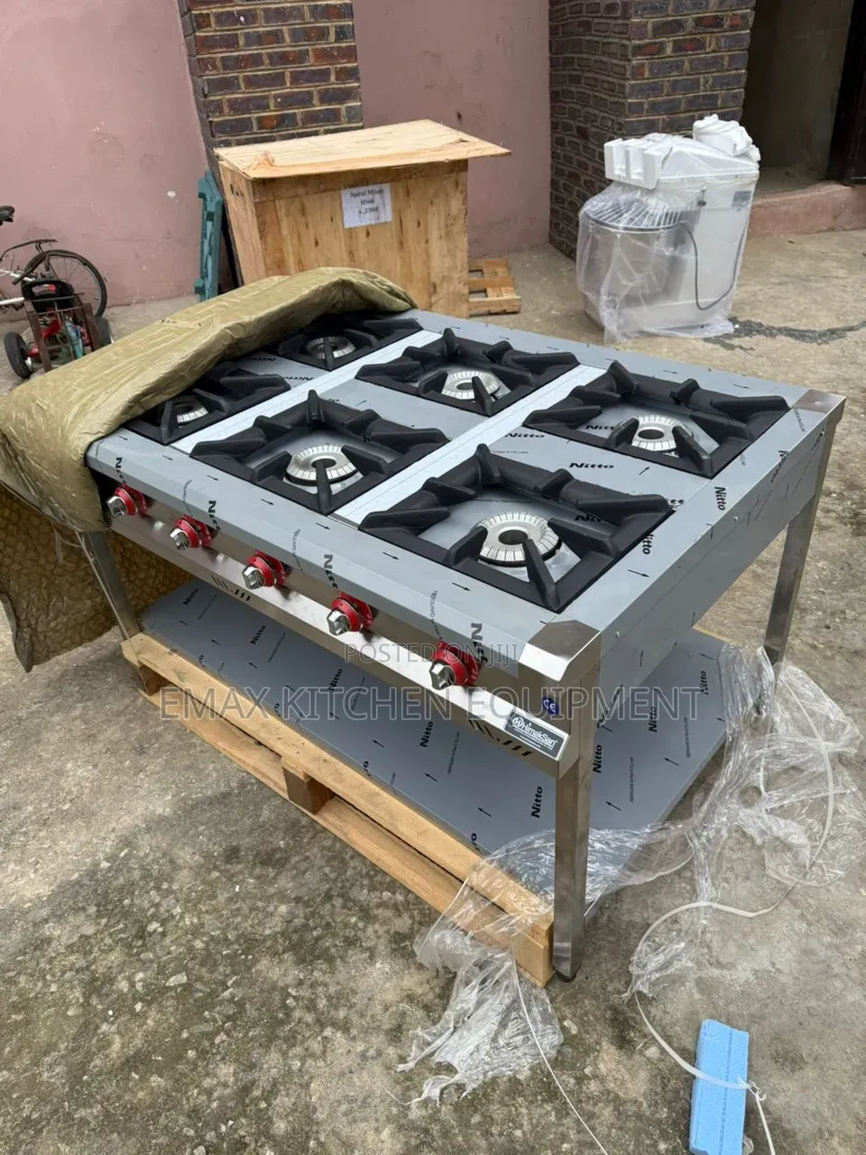Standing 6 Burner Gas Cooker