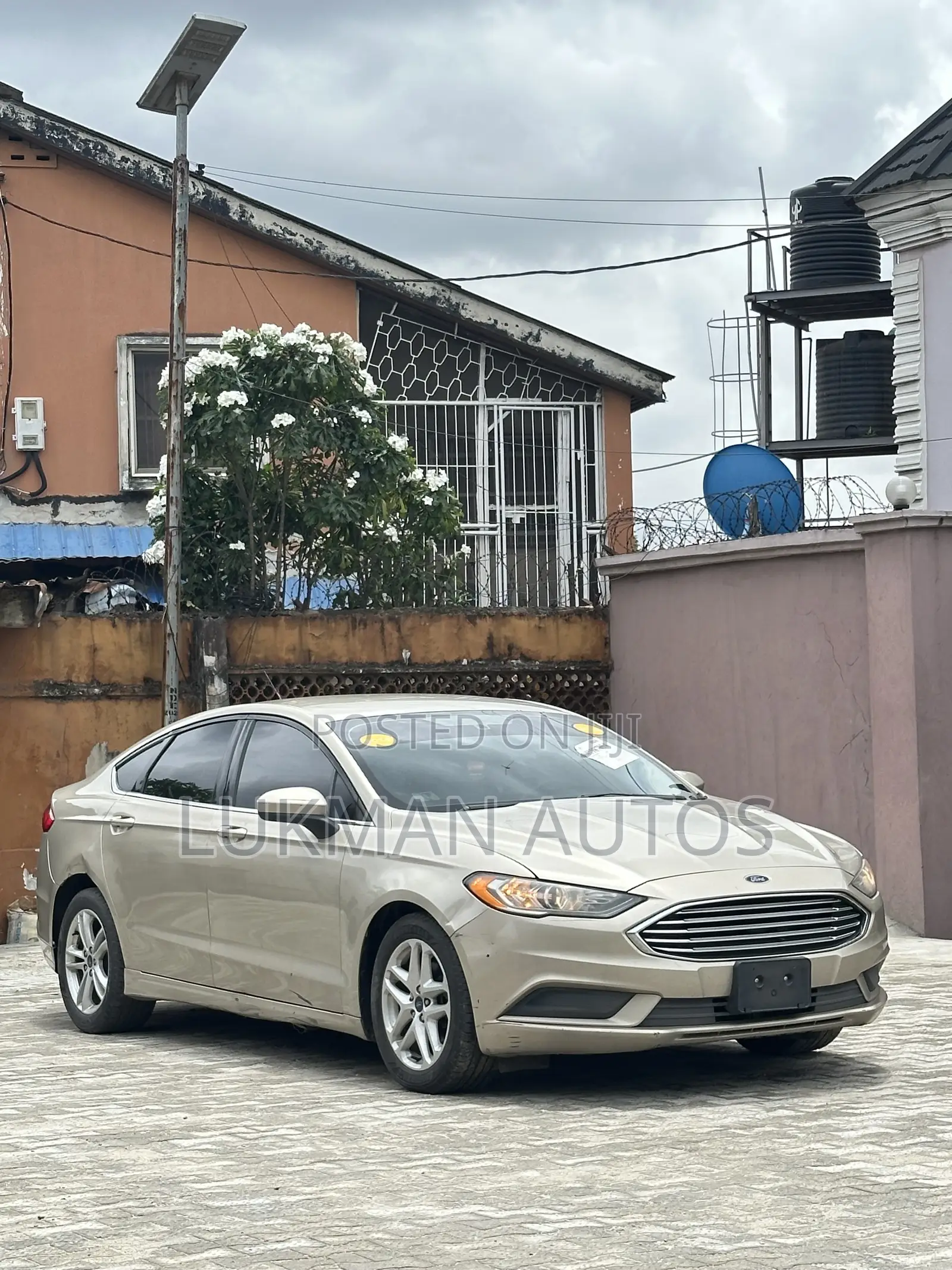 Ford Fusion SE FWD 2018 Gold