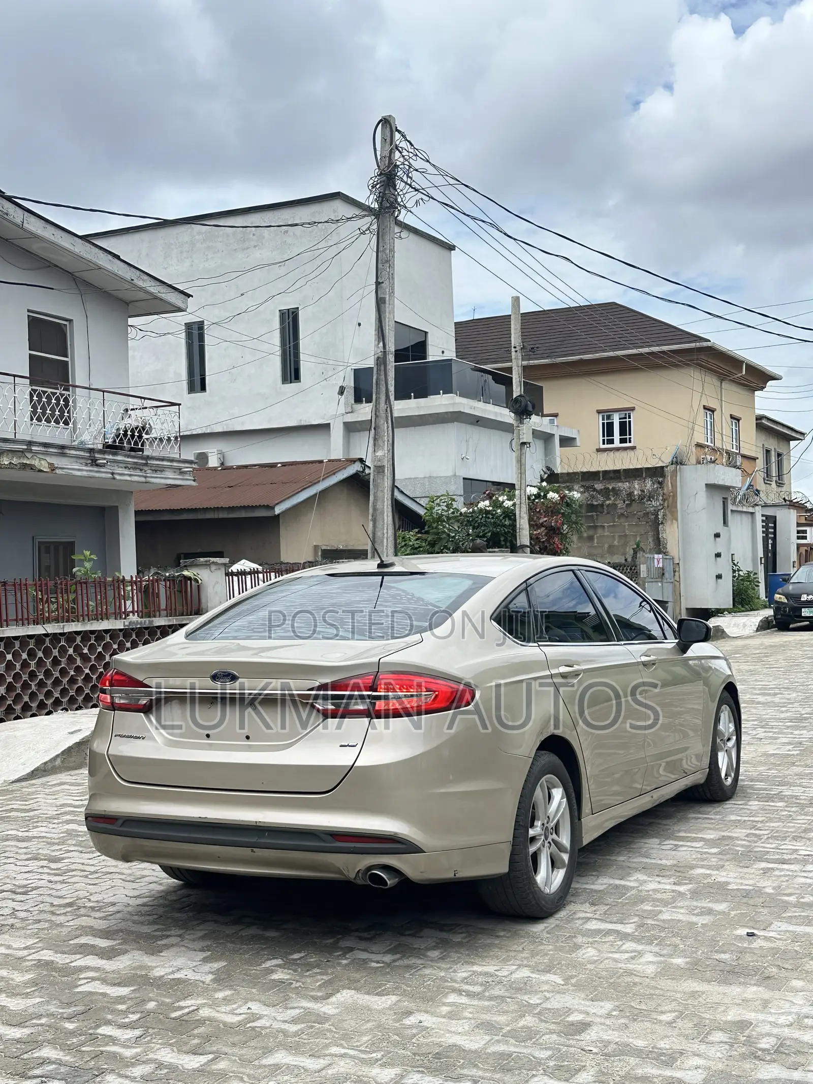 Ford Fusion SE FWD 2018 Gold