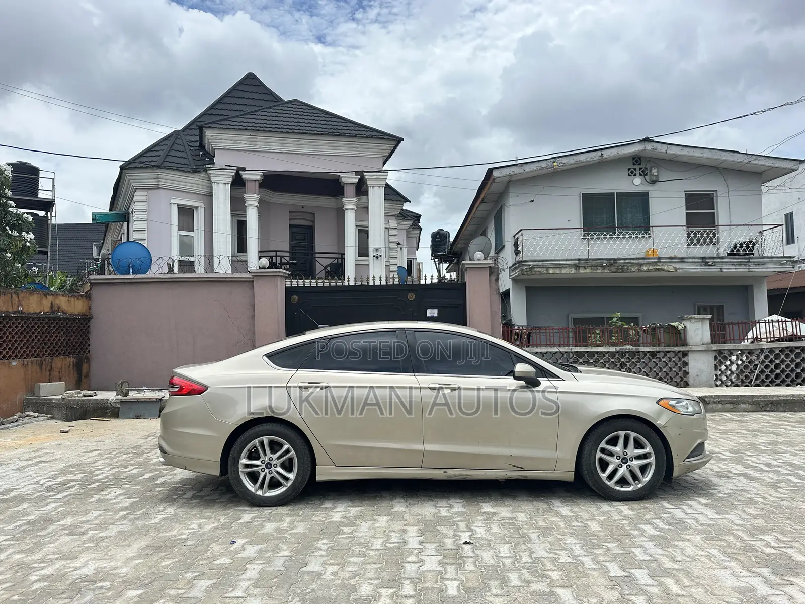 Ford Fusion SE FWD 2018 Gold