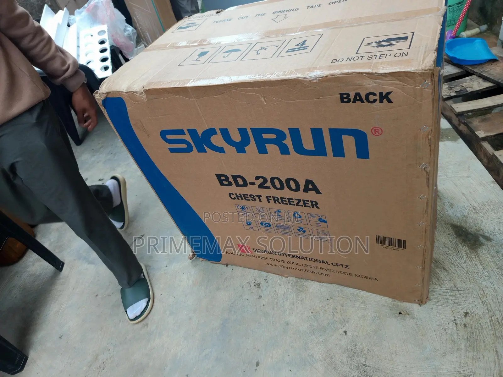 Skyrun BD-200A – Freshness Guaranteed - Secure Lock & Key Included